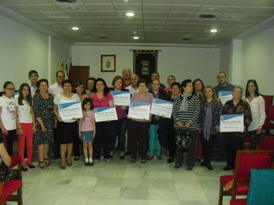 La cruz de Guainos bajos gana el concurso de cruces en Adra