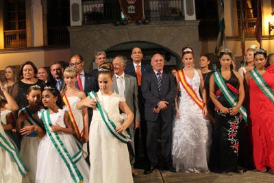 François Octobon ofreció anoche un emotivo  pregón ante miles de personas en las fiestas patronales de Adra