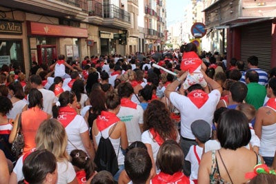 Más de 3.000 personas corren el VIII Encierro de San Nicolás en el último día de la feria de Adra