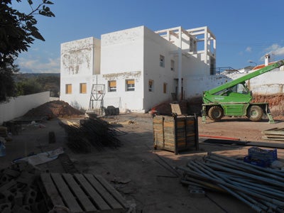 Los niños de Alcolea no se quedarán sin patio mientras se realizan las obras del colegio
