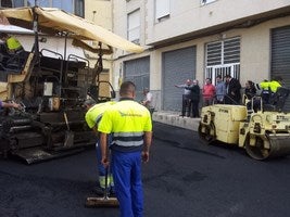 Diputación invierte 188.344 euros en el asfaltado de una veintena de calles en Adra