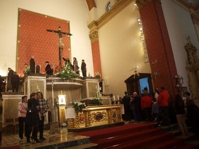 Besapiés, charla y exposición para iniciar el aniversario del Cristo de Dalías
