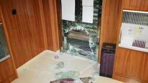 Revientan una joyería en Dalías y se llevan un botín valorado en 70.000 euros