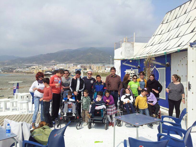 Alumnos con discapacidad visitan 'La Jaima'