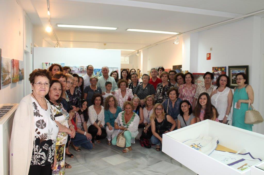 El Centro Cultural de Adra recopila los mejores trabajos de los talleres de manualidades