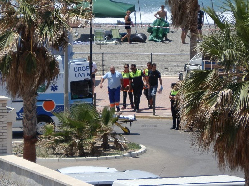 San Juan transcurre "sin incidencias" importantes en las playas abderitanas