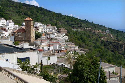 Tres familias de Guadalajara, Granada y Almería inician una nueva vida en Bayárca
