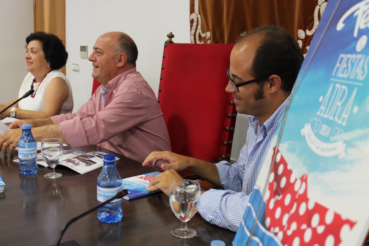 Adra ‘quema las barbas’ de su patrón en una feria que homenajea al mar