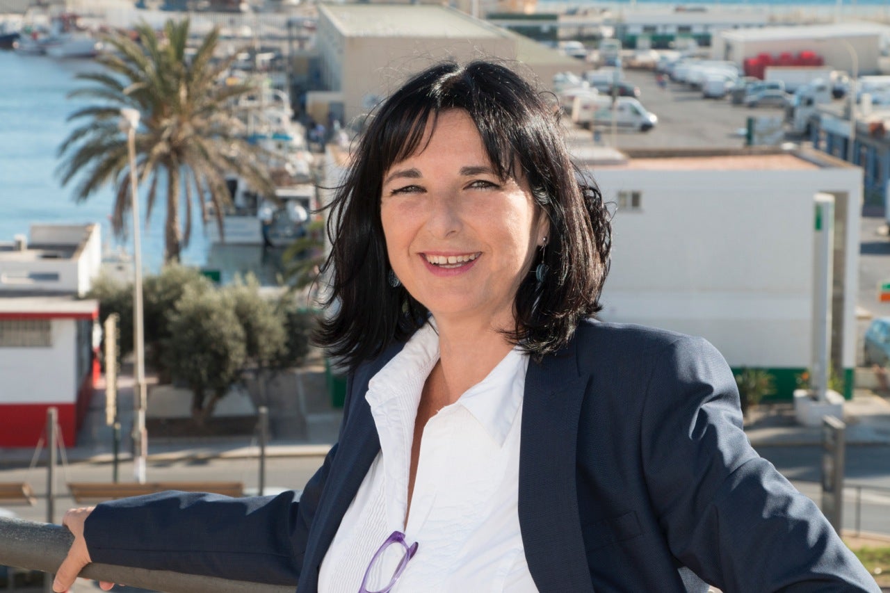 Encarna Rodríguez presenta 224 avales para ser la candidata del PSOE de Adra en las próximas municipales