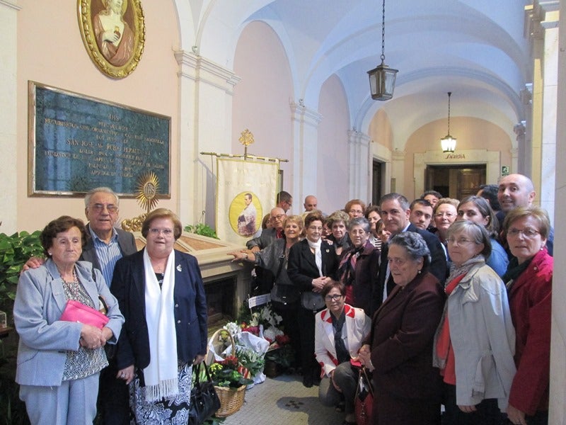 Alrededor de 400 devotos de San José María Rubio se concentran en Madrid