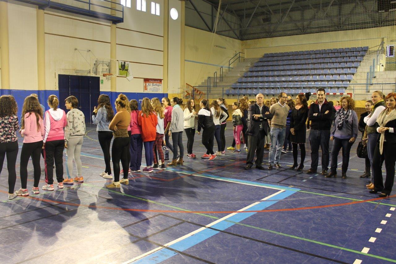 Alumnas del IES Abdera aprenden a 'huir' de una agresión física