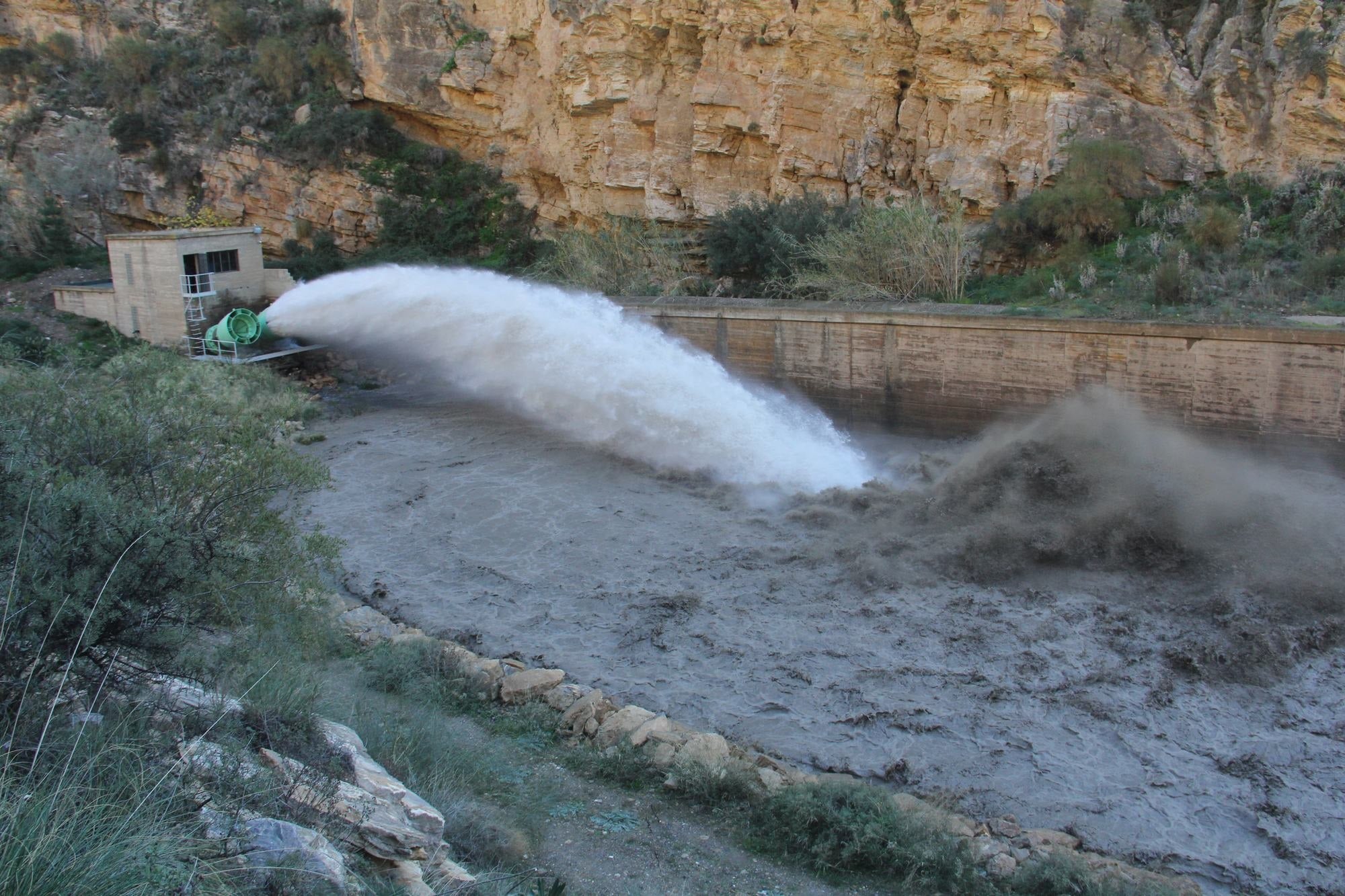 El pantano de Benínar reduce a la mitad sus reservas con respecto a 2013
