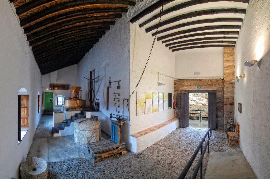 Adra abre hoy las puertas de sus museos durante todo el día y los llena de música