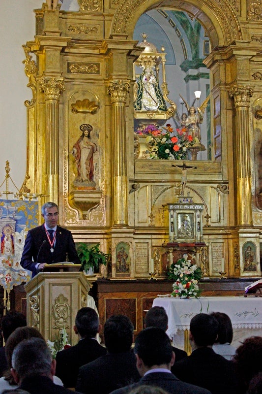 Berja puja por la coronación de su patrona