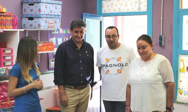 Manuel Cortés trabaja para «aumentar la capacidad» de la escuela infantil