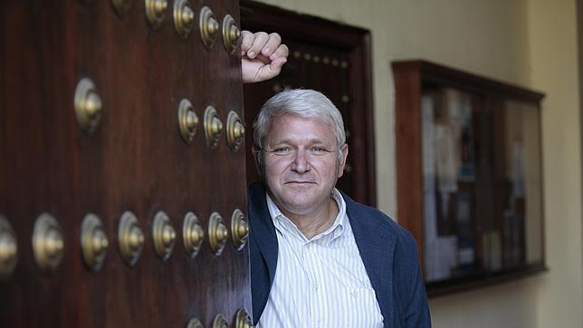 El catedrático José Leonardo Ruiz, pregonero de la Semana Santa virgitana