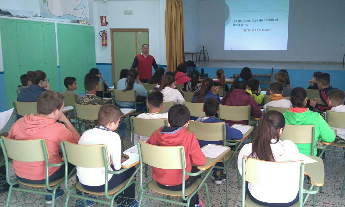 Alcohol y tabaco centran la atención en las charlas preventivas para escolares