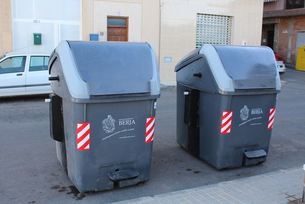 Berja estrena contenedores para lucir más limpia