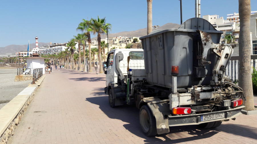 Adra adquiere una nueva barredora y alquila un coche para la Policía Local