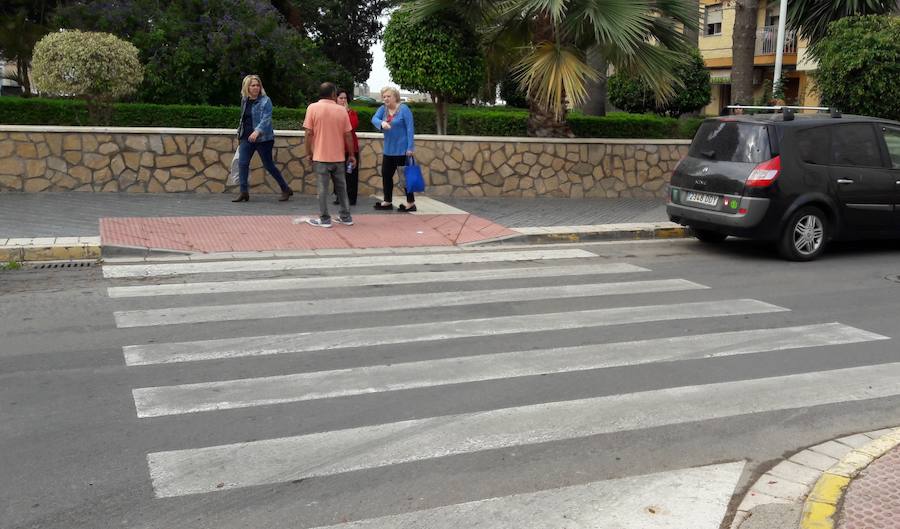 Atropellan a un vecino en la calle Natalio Rivas