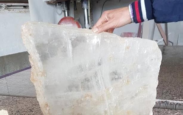 Piedras de cristal de 'Lapis Specularis' de Arboleas viajan hasta el Museo Arqueológico Nacional de Madrid