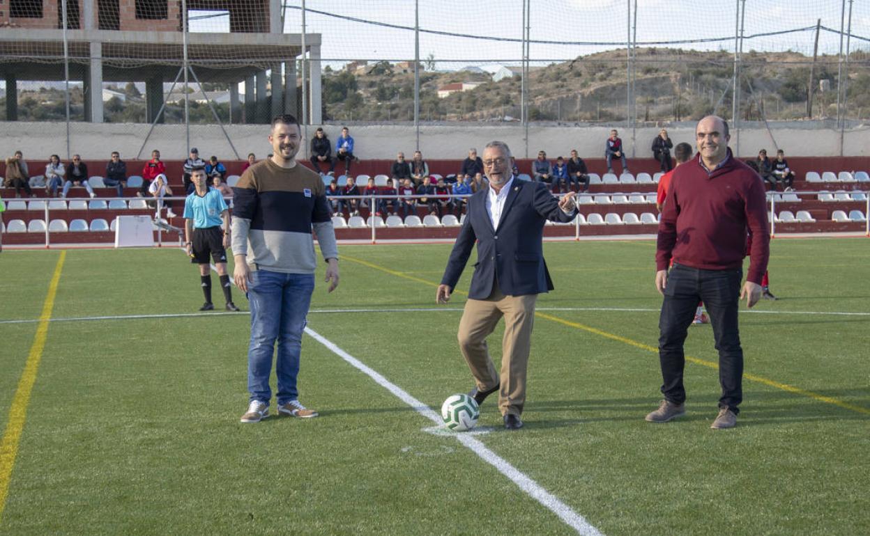 Re-inauguración del césped del campo municipal de fútbol 'Las Ventas'