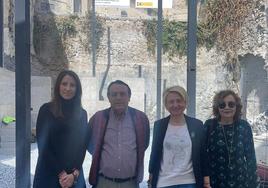 Visita al lugar donde se están construyendo las viviendas.