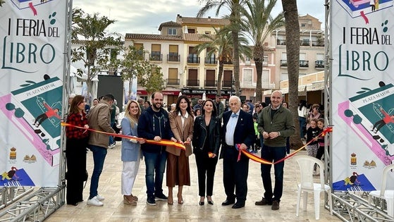 Inocencio Arias apadrina la I Feria del Libro de Albox