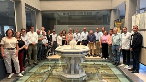 Empresarios de la Cámara de Almería descubren los secretos de la cantera del Tío Amador
