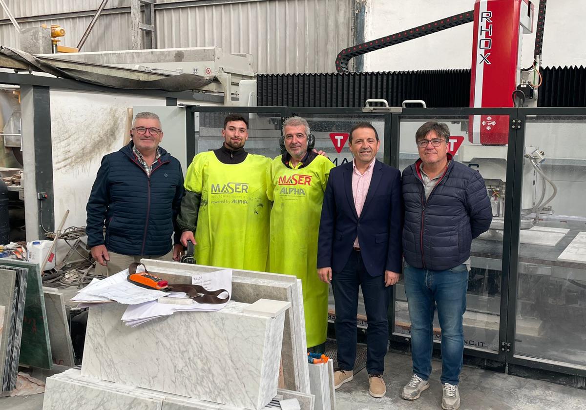 La Junta respalda con 55.000 euros a una pyme de Macael para impulsar su competitividad