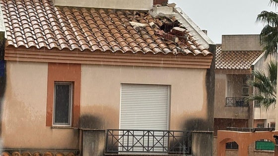 Cae un rayo en una vivienda de Zurgena