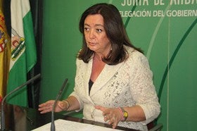 La Junta becará con 400 euros mensuales a jóvenes en paro y cargas familiares para que continúen sus estudios