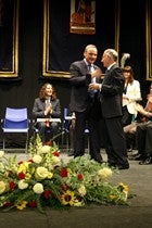 Medalla de Oro a Cosentino en el Día de la Provincia