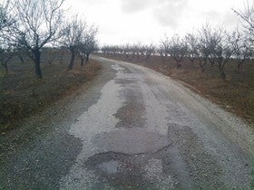 La Junta ha iniciado los trabajos de mejora de tres caminos rurales en Oria