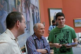 Exposición de los ejercicios de los alumnos y charla-coloquio con Antonio López e Ibáñez en la clausura del curso 'Reslismo y Figuración' de Olula