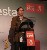 El PSOE de Macael denuncia la compra de un vehículo para el alcalde, pese a la situación económica del Ayuntamiento