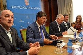Junta y Diputación destinan 3,3 millones al Plan de Fomento de Empleo Agrario
