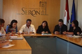 La AMPA 'Gadil' de Serón se moviliza ante la paralización de las obras del nuevo colegio público