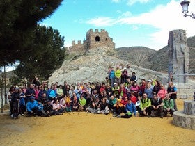 Sierro acoge a un centenar de senderistas en la ruta de Los Diques y la Piedra Blanca
