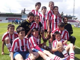 CAMPEONES del Mundialito :La escuela de futbol 'Atlético de Macael'