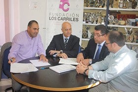 La Obra Social ”la Caixa” entrega 24.000 euros al Club Polideportivo “Los Carriles”