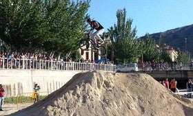 Exhibición de Saltos BMX en la Rambla de Macael