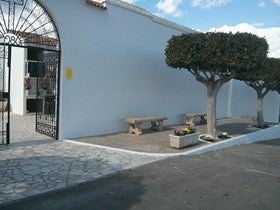 Trabajos de embellecimiento y mejora del cementerio de Zurgena