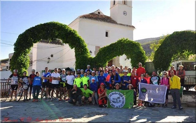 Bacares acoge el reto ‘Doce cumbres por el Autismo’