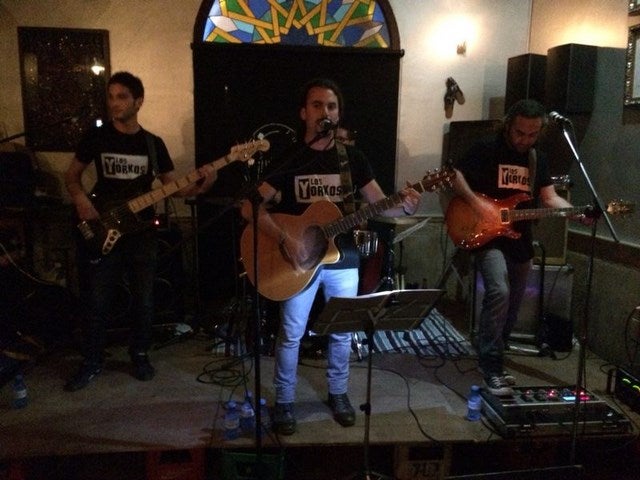 Puesta de lardo del grupo Pop-Rock ‘los Yorkos’ en Olula del Río