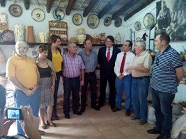 La Junta entrega el diploma de Punto de Interés Artesanal de Andalucía a la alfarería 'Las Puntas' de la localidad de Albox
