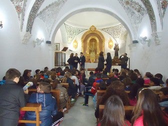 Los alumnos del CEIP Velázquez de Albox conocen la historia de su pueblo gracias a un recorrido turístico
