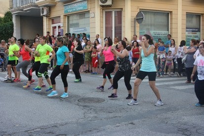 Las calles de Albox se llenan de público durante su tercera Noche en Blanco
