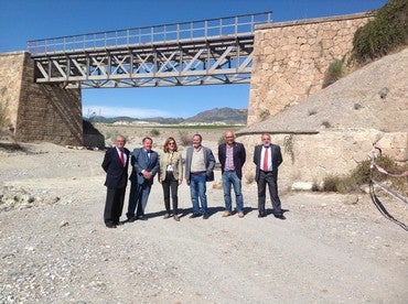 La directora general de Medio Ambiente visita la Vía Verde del Almanzora