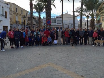 Medio centenar de personas participan en la primera ruta saludable por ‘Un millón de pasos’